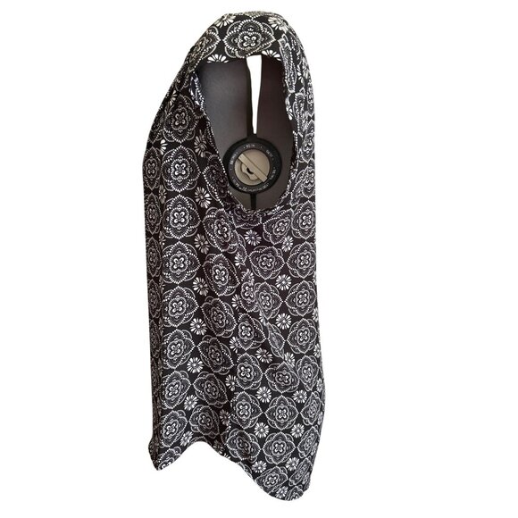 DR2 Womens Black & White Sleeveless V Neck Floral Sheer Top Medium - Picture 2 of 8